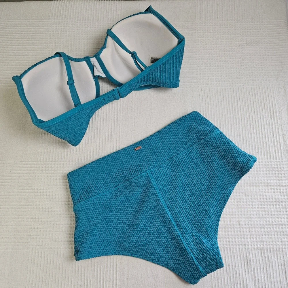 PINK Victorias Secret key features